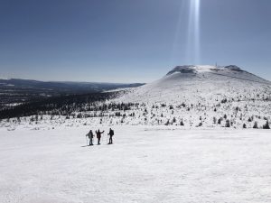 Vandring med snöskor i Lofsdalen