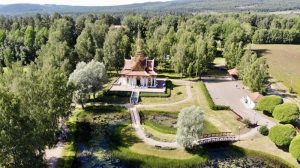 Intill Thaipaveljongen i Ragunda kommun liggerPaveljongterassen med 10-talet ställplatser som vi besöker på dagstrippen.