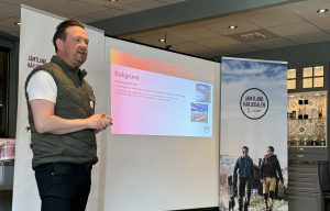 Projektledare Johan Ericson på campingdagen i Sveg 2026. Foto: Teres Gärdin, JHT