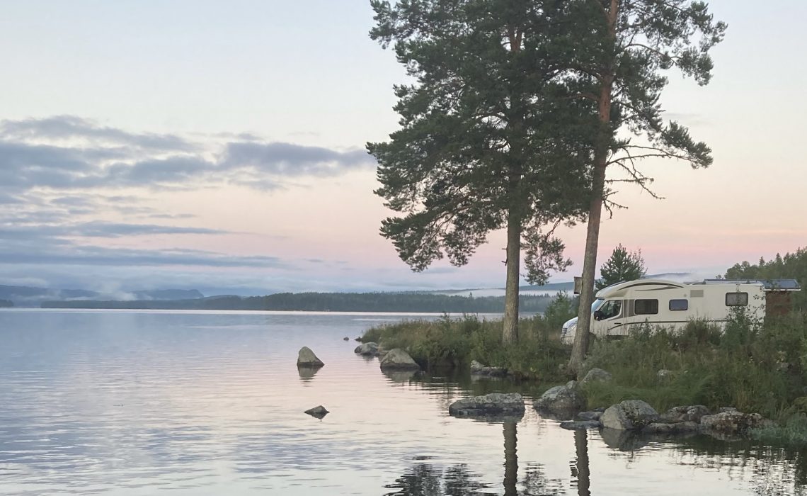 Husbil på Åbacken camping. Foto: Marie Larsson