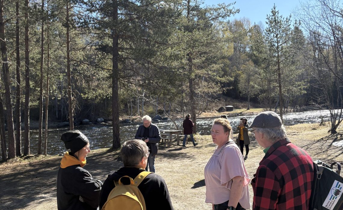 Besök vid Ammerån med campingar maj 2026. Foto: Johan Ericson, JHT